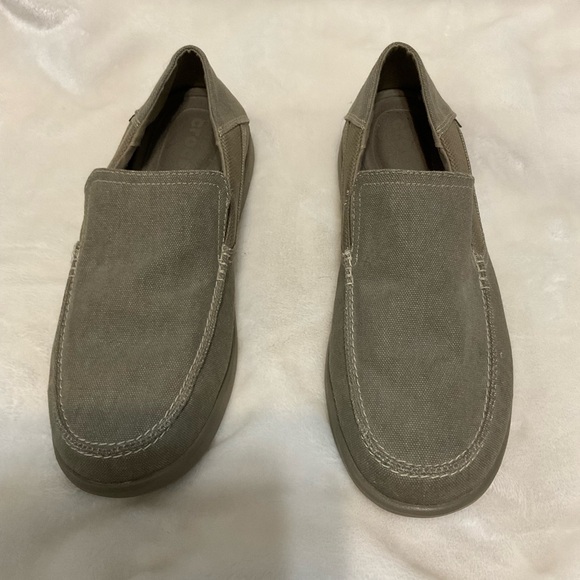 CROCS Men's Santa Cruz Beige Comfort Slip-On Loafer 11 - Picture 2 of 8
